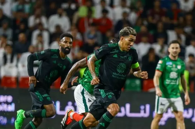 اللحظات الحاسمة: الاتفاق يقلب الموازين ويحقق انتصاراً مثيراً على الأهلي في الدوري السعودي