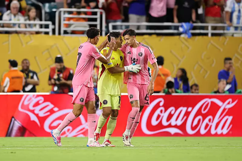 أوستاري يحبط آمال الأهلي في تحقيق الفوز الأول بكأس العالم للأندية بتصديه لثماني تسديدات