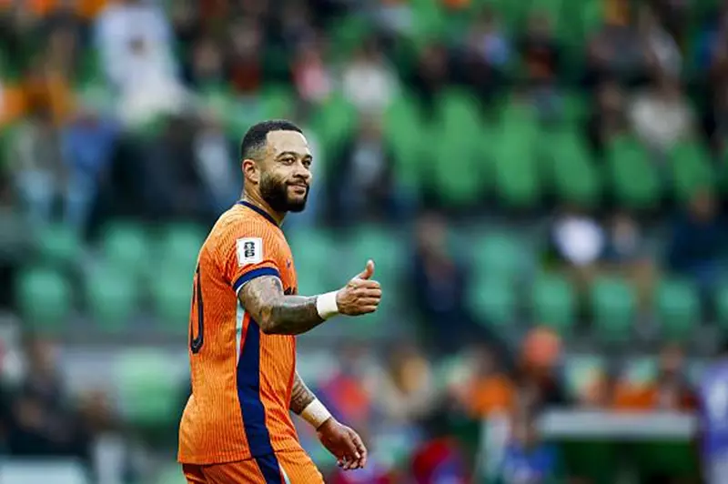 ديباي يتساوى مع فان بيرسي كهداف تاريخي لمنتخب هولندا