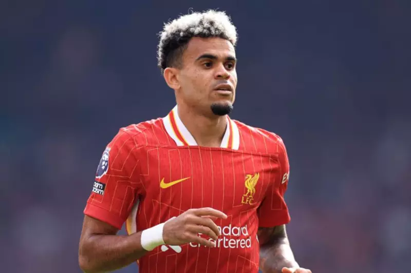 سبورت: ليفربول يوافق على انتقال لويس دياز إلى برشلونة